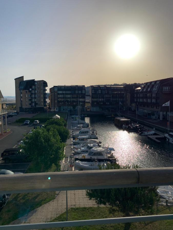 Blue Bay Studio Terrasse 도빌 외부 사진